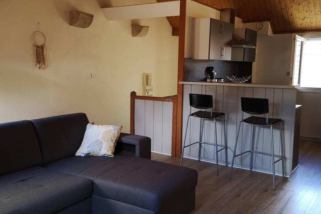 Duplex au centre ville, dans cour intérieure calme Dole Extérieur photo